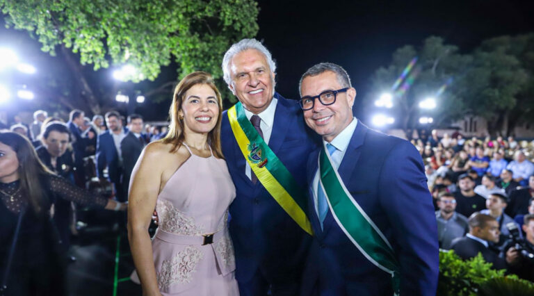 Governador recebe comenda do Governo de Goiás em reconhecimento aos avanços de Sergipe